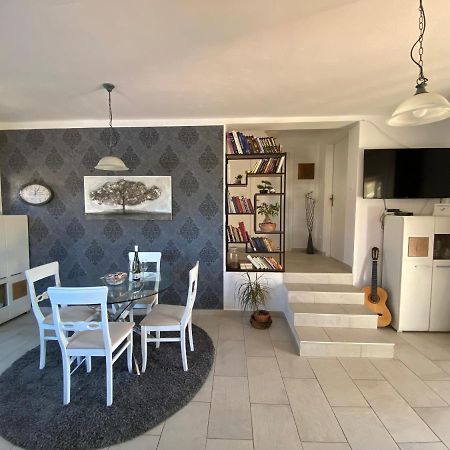 Apartamento Beautiful Island House Ugljan Exterior foto