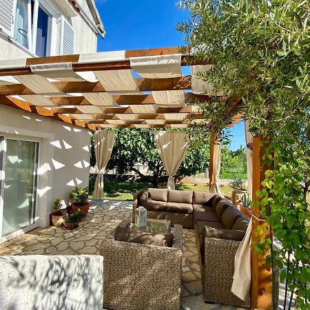 Apartamento Beautiful Island House Ugljan Exterior foto