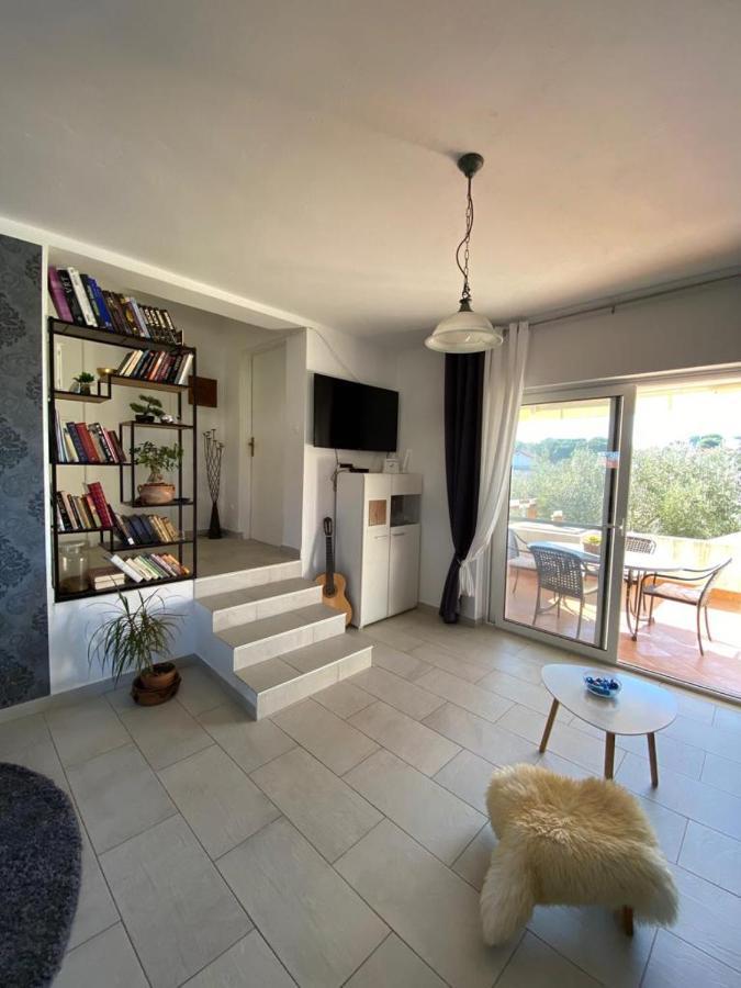 Apartamento Beautiful Island House Ugljan Exterior foto