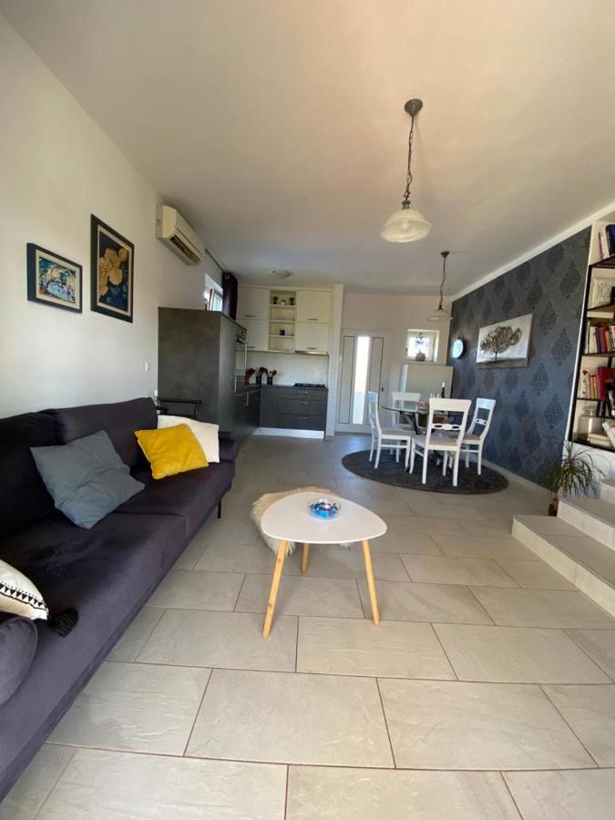 Apartamento Beautiful Island House Ugljan Exterior foto