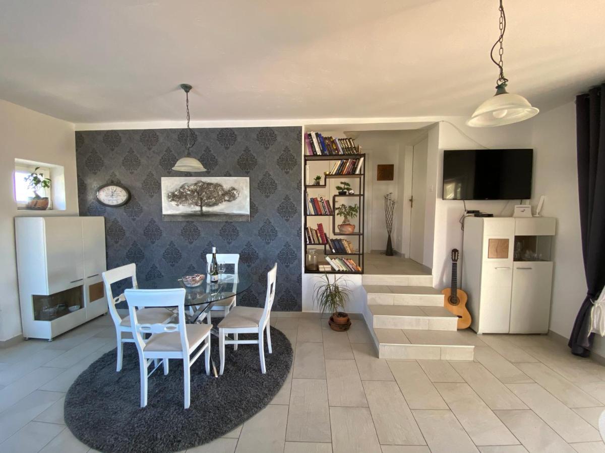 Apartamento Beautiful Island House Ugljan Exterior foto