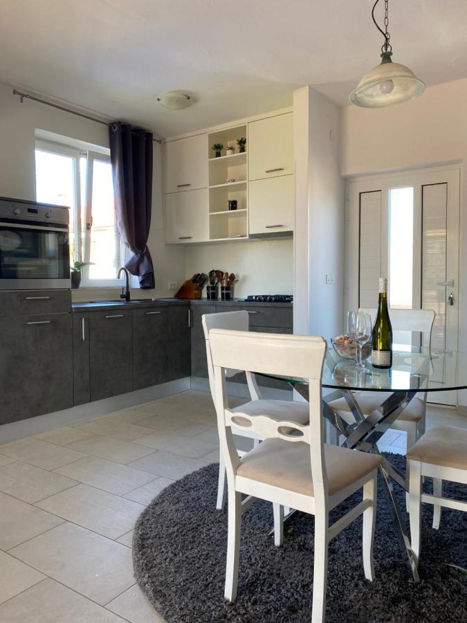 Apartamento Beautiful Island House Ugljan Exterior foto